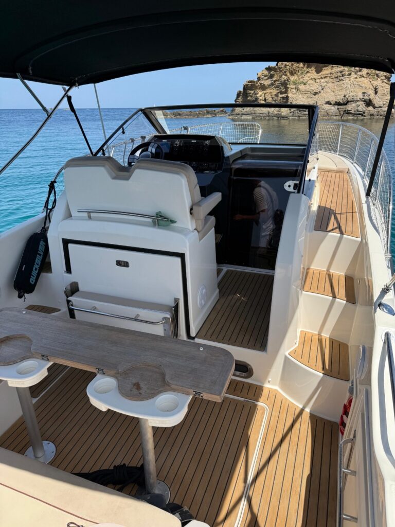 QUICKSILVER 875 SUNDECK 2