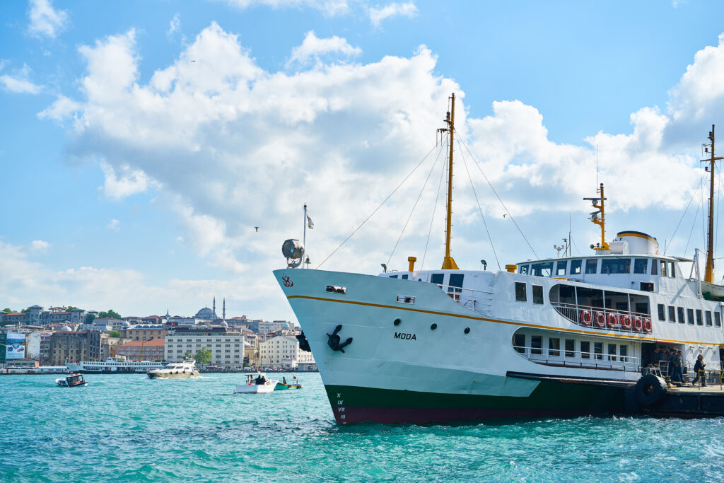 barco grande alquiler en menorca